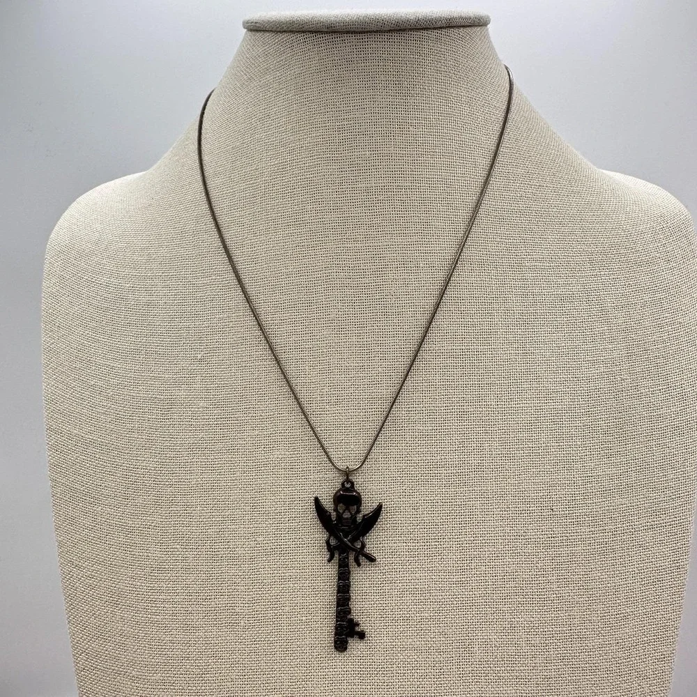 Vintage Y2K Silver Tone Snake Chain Pirate Skull Key Pendant‎ Necklace Jewelry